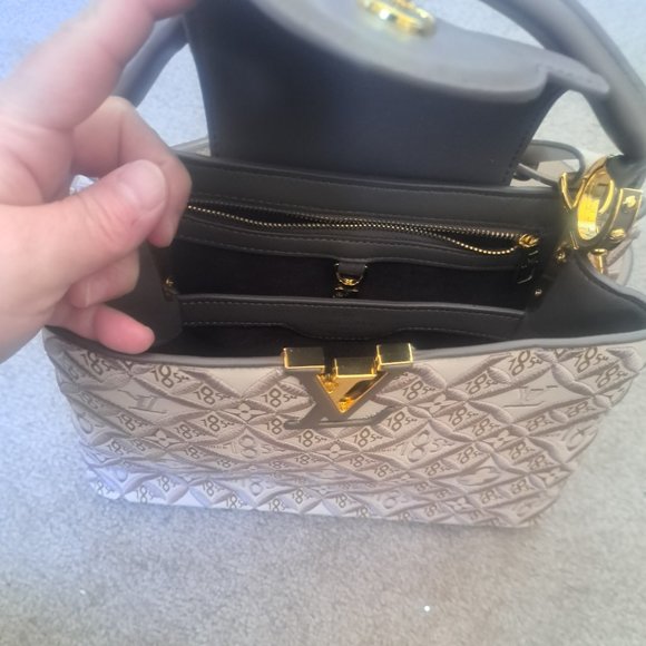 New Unbranded Cross body bag - Picture 2 of 6